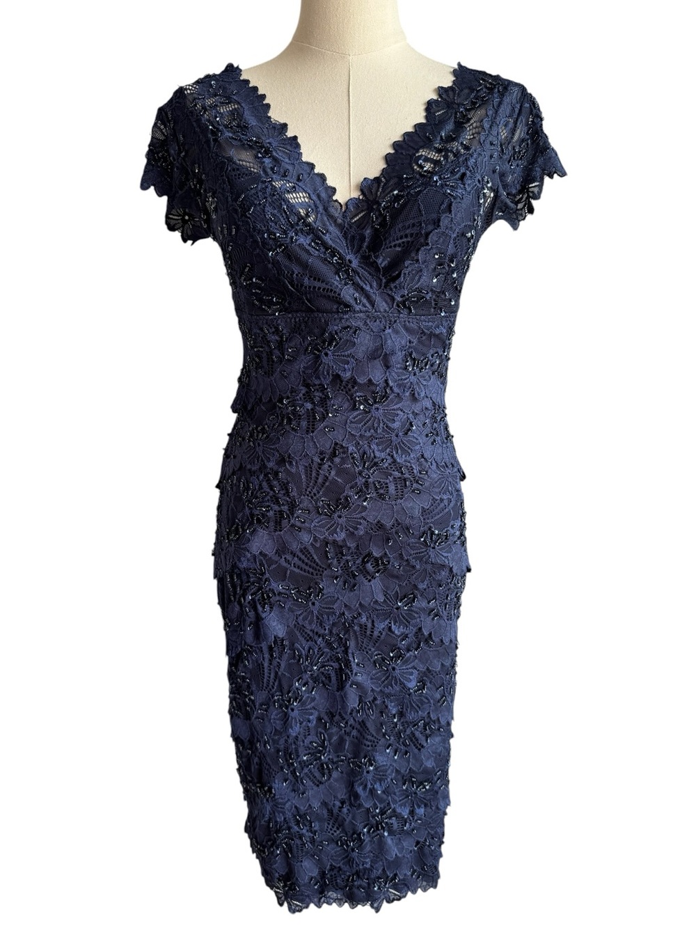 Le Chateau Tiered Lace Cocktail Dress Sz XS Navy Blue Sequin Beading Party VGUC